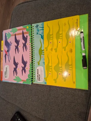 Libro infantil 32 Juegos en el mundo de los dinosa