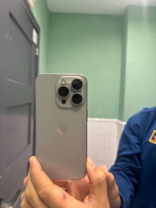 iPhone 15 Pro Gris/Plata