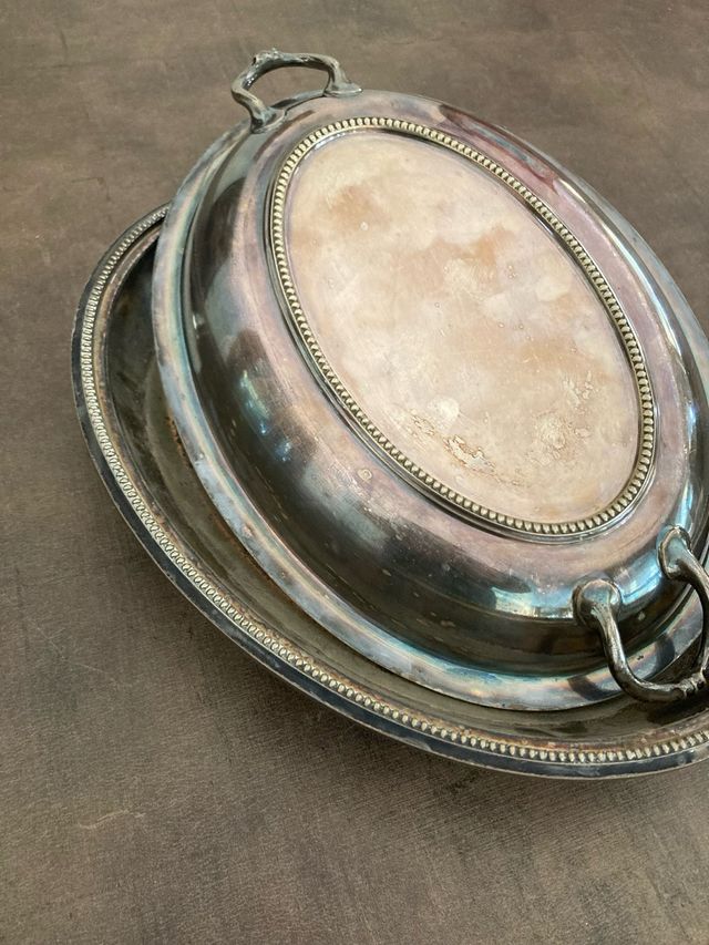 Portavivande ovale vintage in metallo