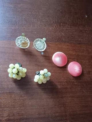 Tres juegos pendientes antiguos pinza