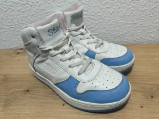 Zapatillas niña Stitch Talla 33