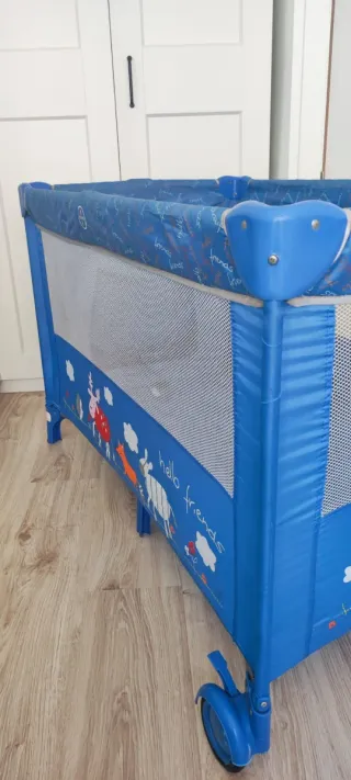 Parque cuna azul infantil