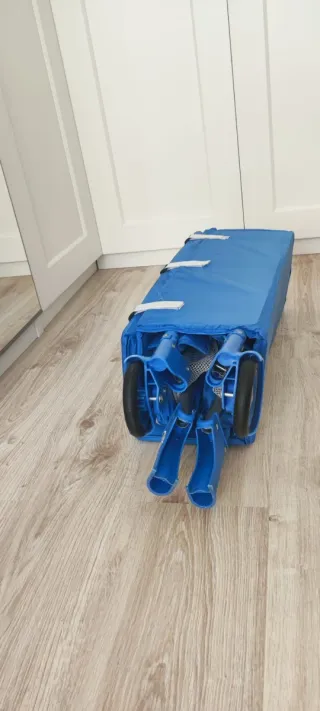 Parque cuna azul infantil