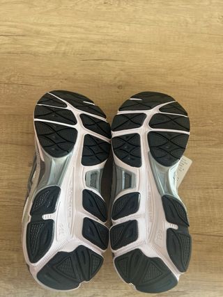 Asics Gel Gris y Blanco