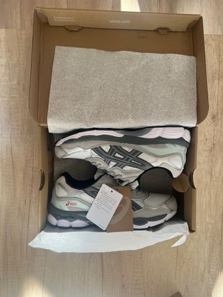 Asics Gel Gris y Blanco