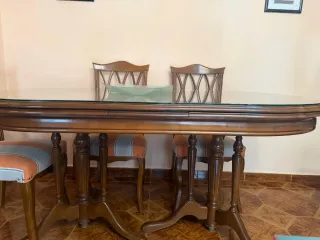 Mesa de comedor ovalada con 6 sillas