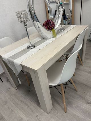 Comedor con 4 sillas