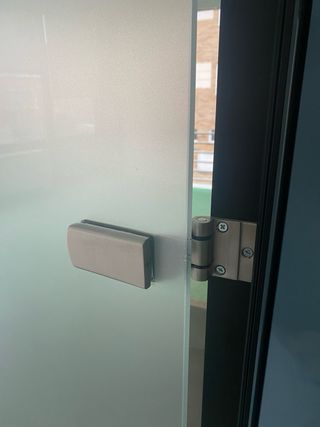 Lote mamparas vidrio oficina