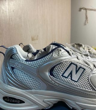 New Balance 530 Talla 40 Plata y Azul
