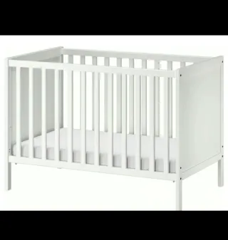 Cuna IKEA con colchón