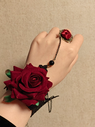 Pulsera esclava con rosa roja y negra