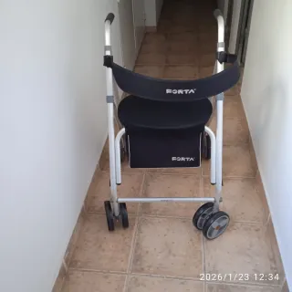 Andador con asiento de exterior 4 ruedas