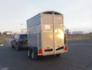 Remolque caballo 1.5 plazas