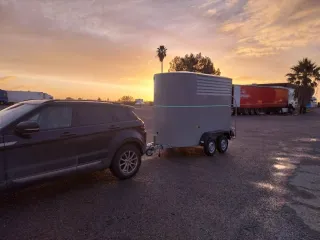 Remolque caballo 1.5 plazas