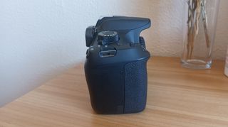 Canon EOS 1300D (Solo cuerpo)