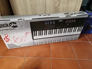Teclado RockJam 61 teclas sin usar