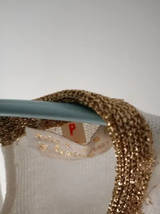Suéter Blanco Manga Corta Dorado