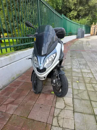 Piaggio MP3 300 hpe 34000 kmtrs