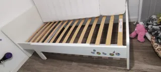 Cama infantil blanca extensible IKEA SLÄKT