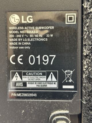 Barra de sonido LG con subwoofer y mando distancia