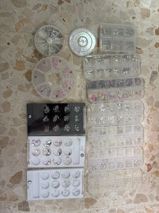 Set de brillos y diamantes para uñas