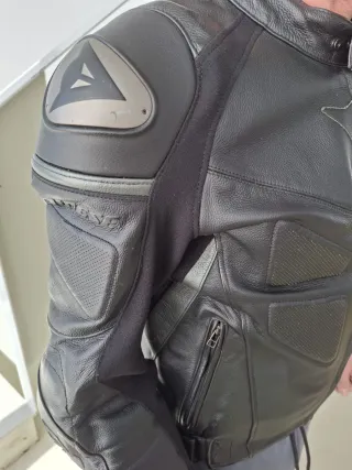 Chaqueta Moto Dainese Negra Carretera piel
