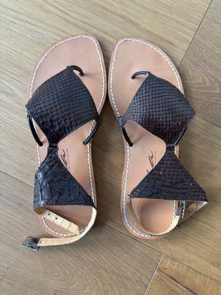 Sandalias Piel Pitón Marrón.