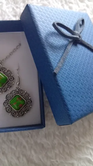 Set di collana e orecchini