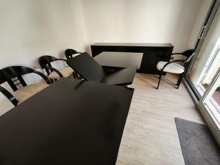 Muebles comedor negros: aparador, mesa y sillas