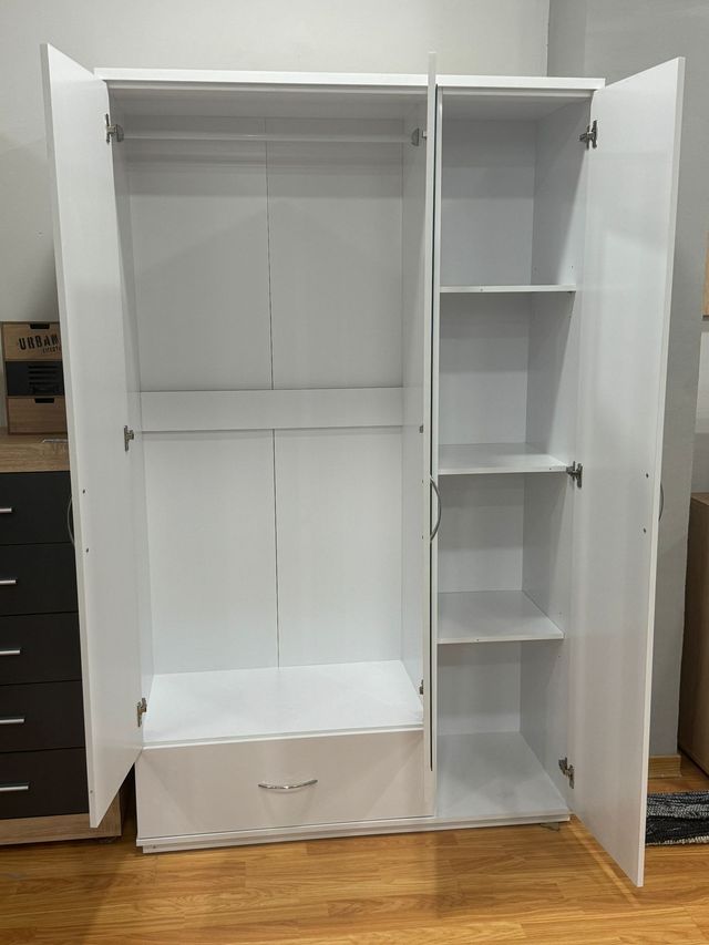 OFERTA DE ARMARIO DE 3 PUERTAS CON ESPEJO