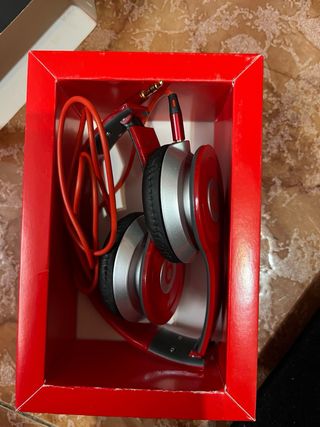 Beats Solo HD by Dr. Dre Rojos