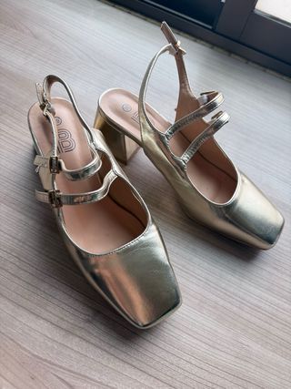 Zapatos dorados Bosanova Talla 39