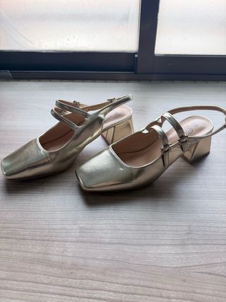 Zapatos dorados Bosanova Talla 39