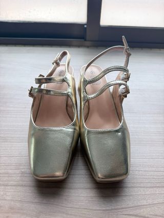 Zapatos dorados Bosanova Talla 39