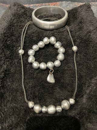 Collar y 2 pulseras de acero