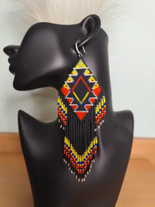 Pendientes étnicos artesanales