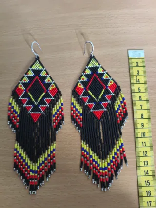 Pendientes étnicos artesanales