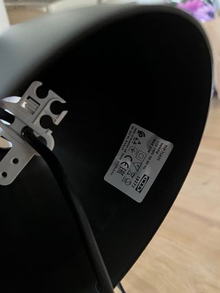 Lámpara de techo geométrica negra y bombilla