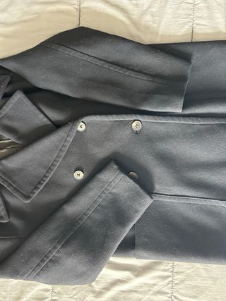 Abrigo de paño negro