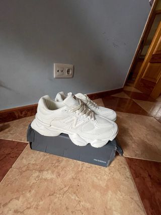 Zapatillas New Balance 9060 Talla 44 Blancas