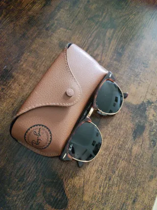Gafas de sol Ray-Ban con funda