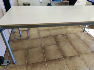 Mesa de oficina/reuniones madera y metal