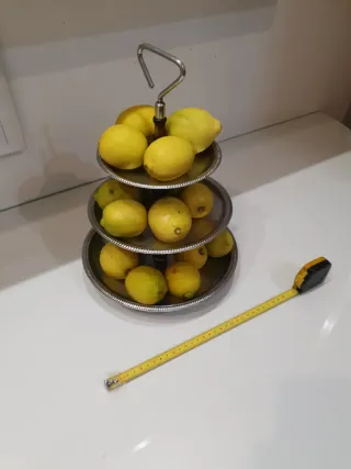 Frutero de metal de 3 pisos