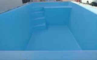 Piscina poliéster 6.40x3m Modelo playa