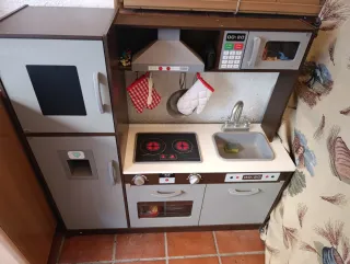 Cocinita de madera para niños