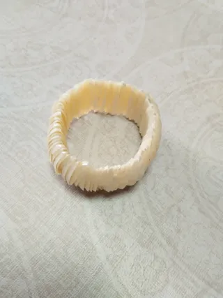 Pulsera de mujer beige