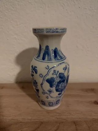 Jarrón antiguo azul y blanco