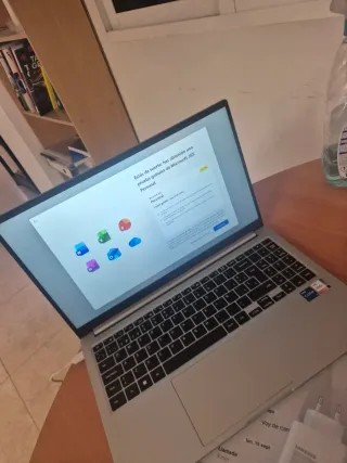 Samsung Galaxy Book 3 Portátil Gris/Plata