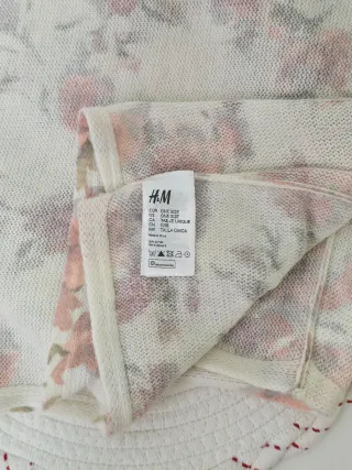 Bufanda cuello flores rosas y blancas