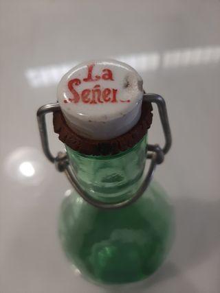 Botella antigua gaseosa.